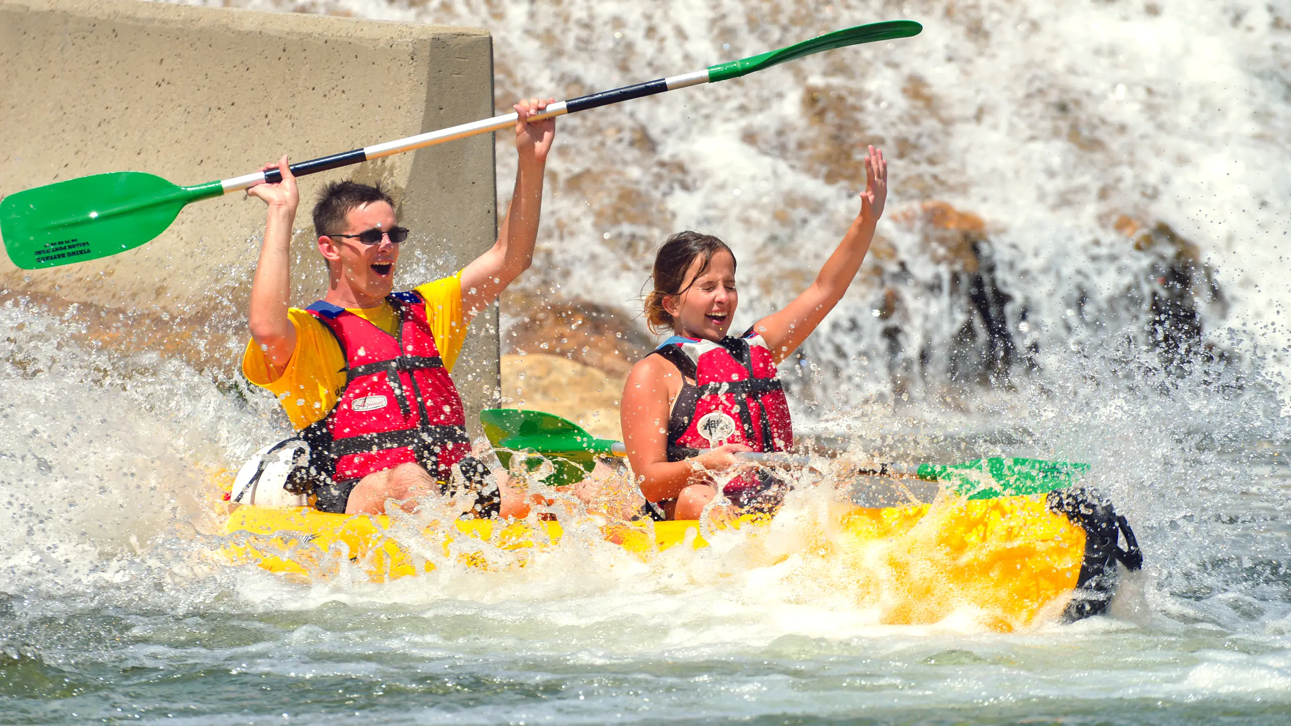 Location de canoë kayak dans les Gorges de l'Ardèche avec Viking Bateaux à Vallon-Pont-d'Arc