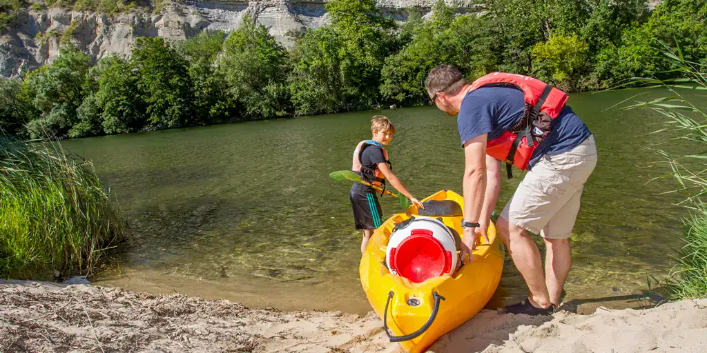 Canoë sur la rivière Ardèche dans les Gorges, choisir son parcours entre Vallon-Pont-d'Arc et Saint-Martin