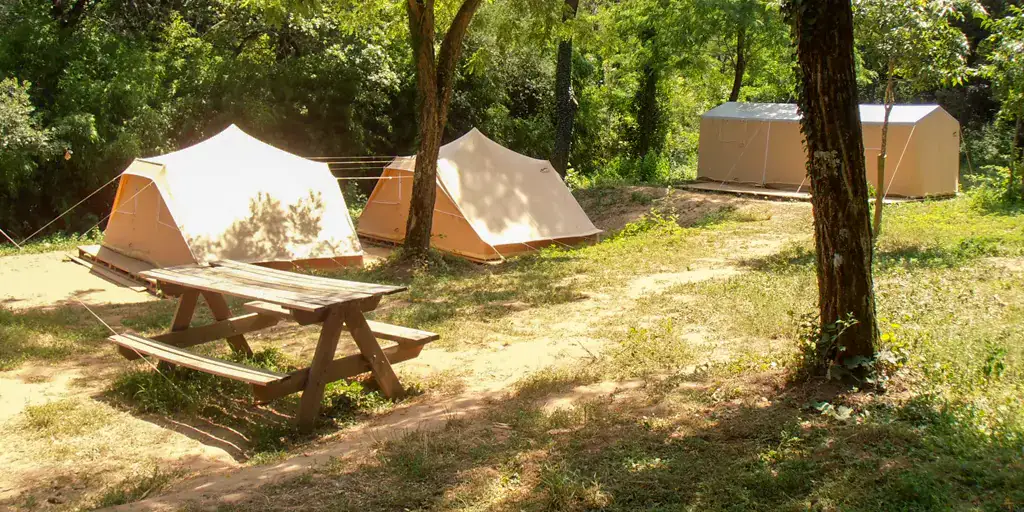 Bivouac en canoë sur l'aire de Gaud dans les Gorges de l'Ardèche, nuit au fond du canyon