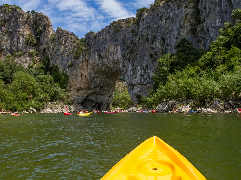 Canoe and kayak under the Pont d'Arc, 54 m arch, sporty 30 km trip in Ardèche