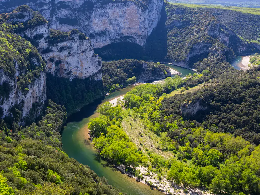Adventure Bivouac canoe and kayak 36 km in the Gorges de l'Ardèche, 2 days from Les Mazes to Sauze